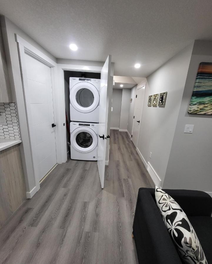 Luxury Suite In Calgary Nw Zewnętrze zdjęcie